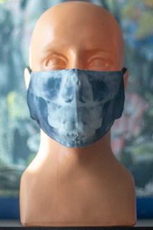 Einzigartiger, origineller Mund-Nasen-Schutz MNS mit Abbildung Röntgenbild Kiefer